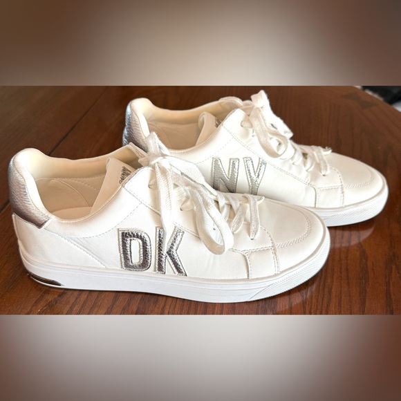 Elegantes Dkny Sneaker Damen Ebenbild